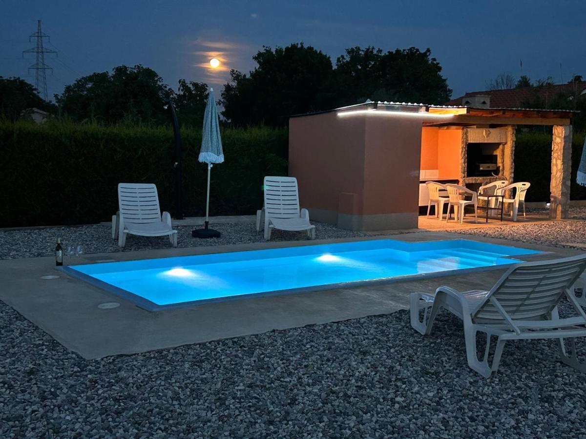 Dora House With Wifi And Outdoor Swimming Pool Villa Pula Bagian luar foto