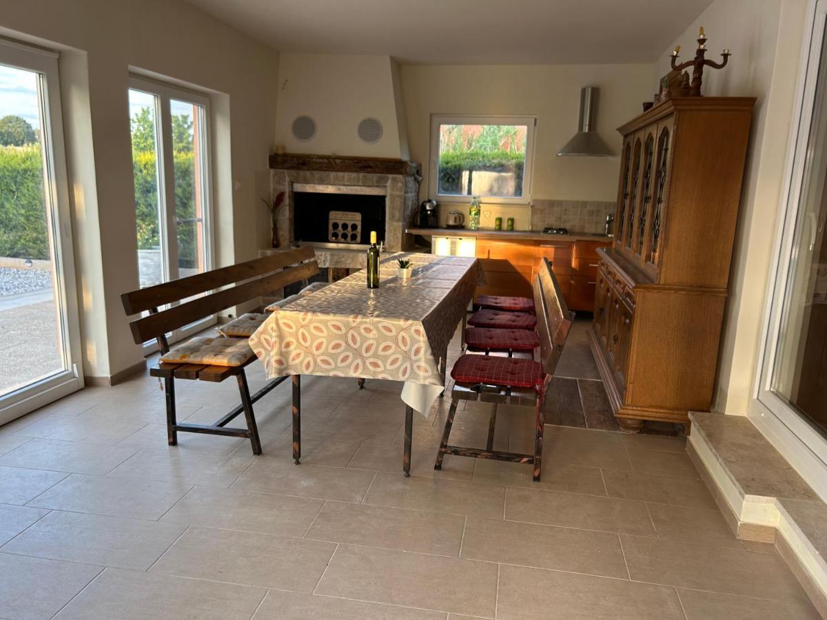 Dora House With Wifi And Outdoor Swimming Pool Villa Pula Bagian luar foto