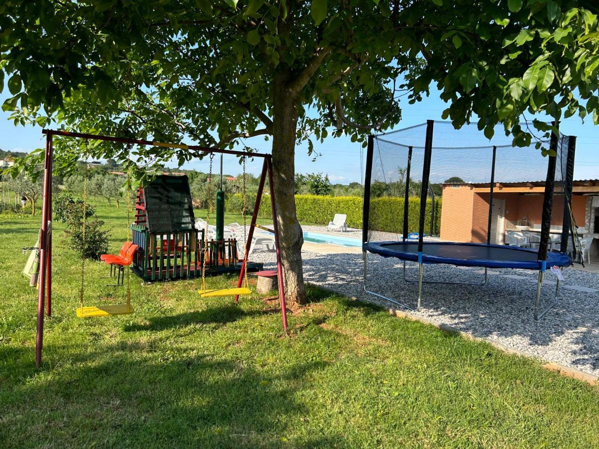 Dora House With Wifi And Outdoor Swimming Pool Villa Pula Bagian luar foto