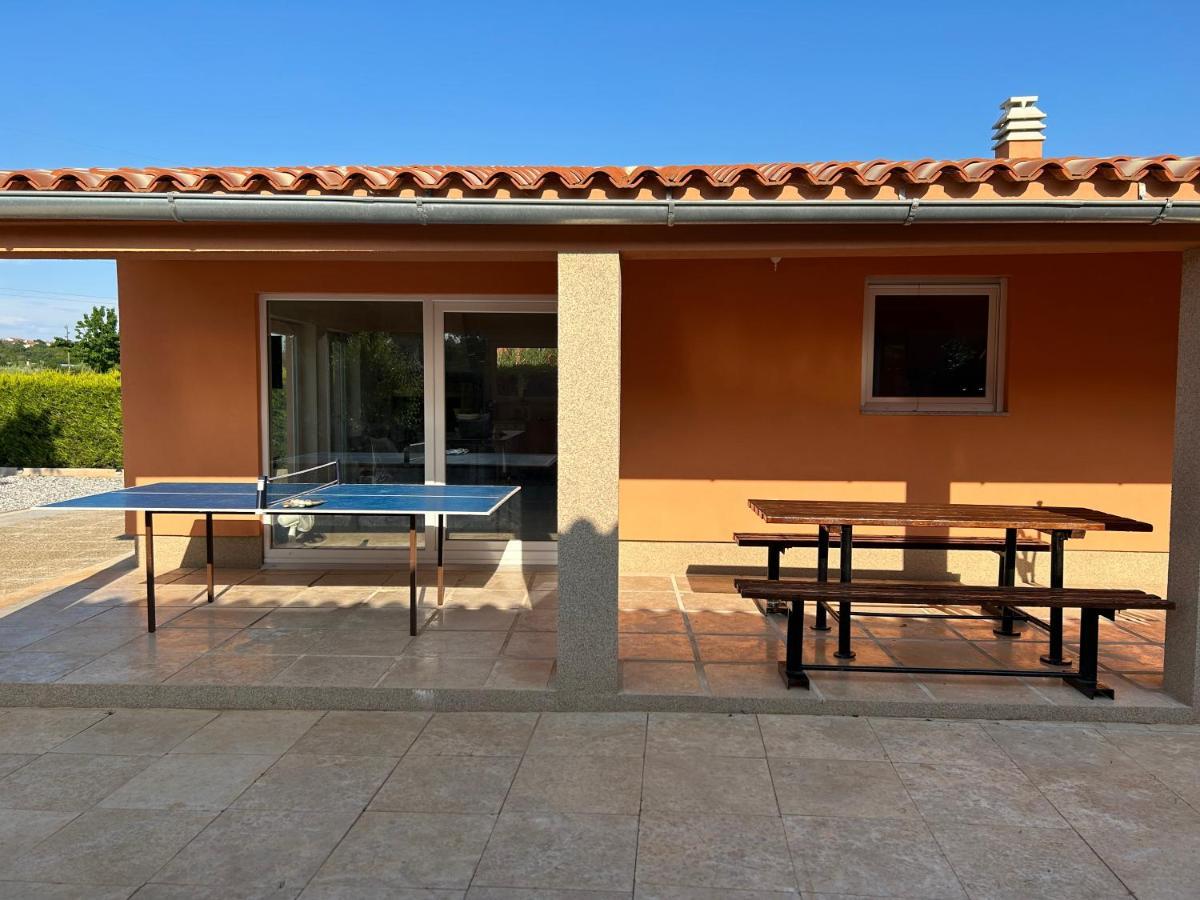 Dora House With Wifi And Outdoor Swimming Pool Villa Pula Bagian luar foto