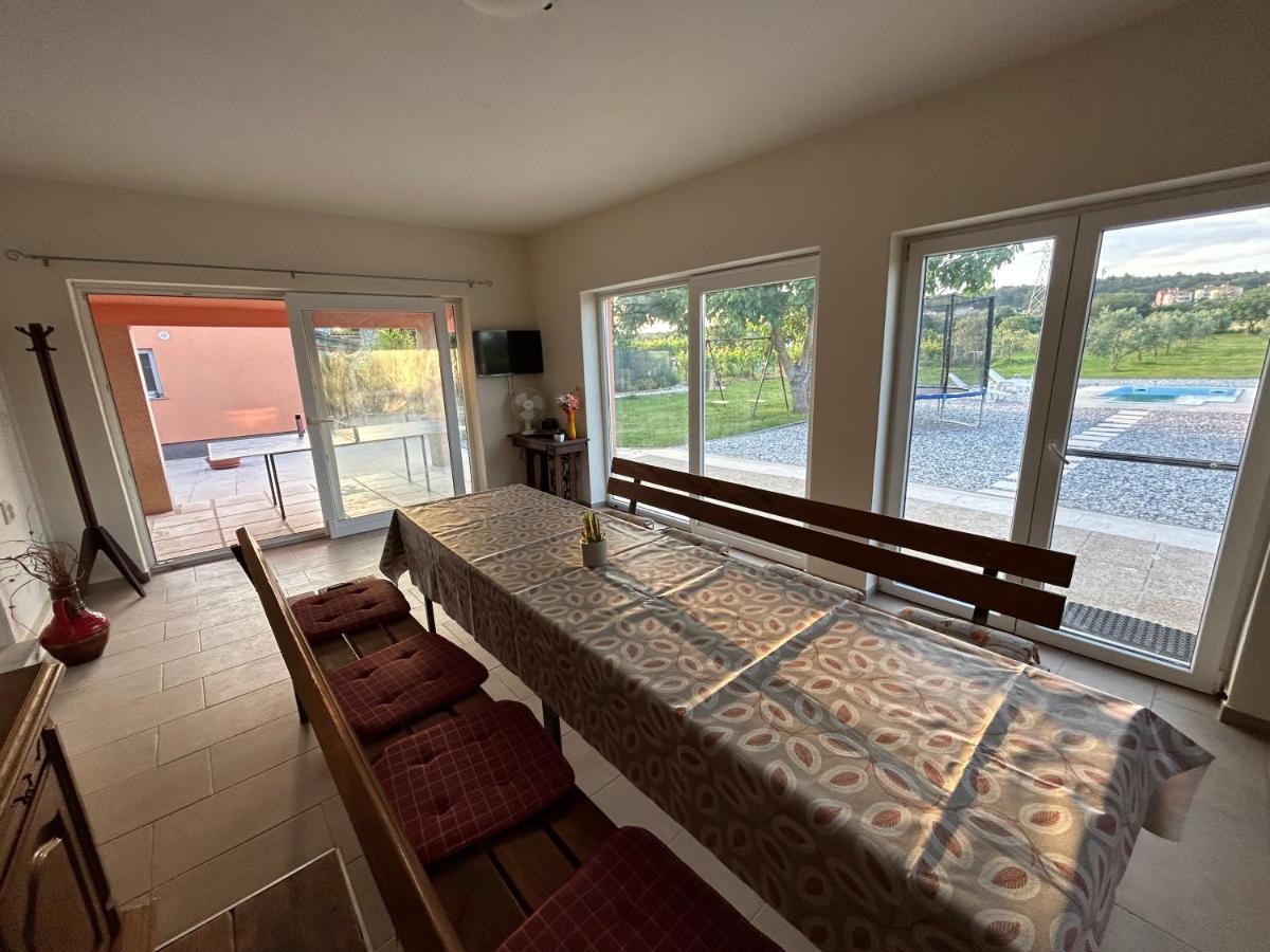 Dora House With Wifi And Outdoor Swimming Pool Villa Pula Bagian luar foto