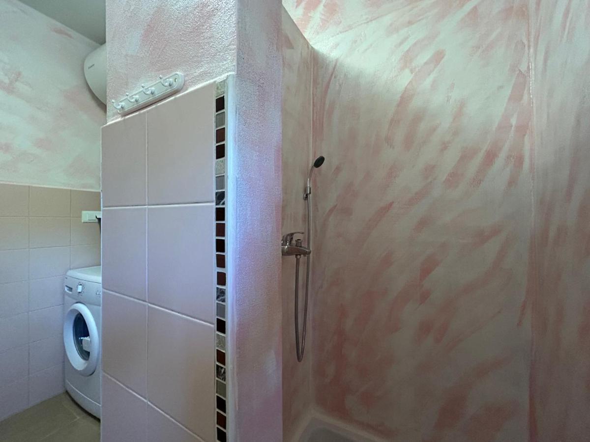Dora House With Wifi And Outdoor Swimming Pool Villa Pula Bagian luar foto