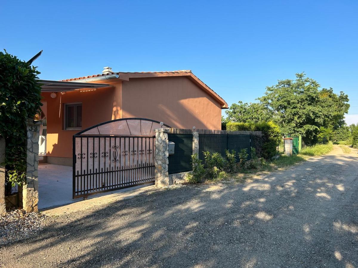 Dora House With Wifi And Outdoor Swimming Pool Villa Pula Bagian luar foto